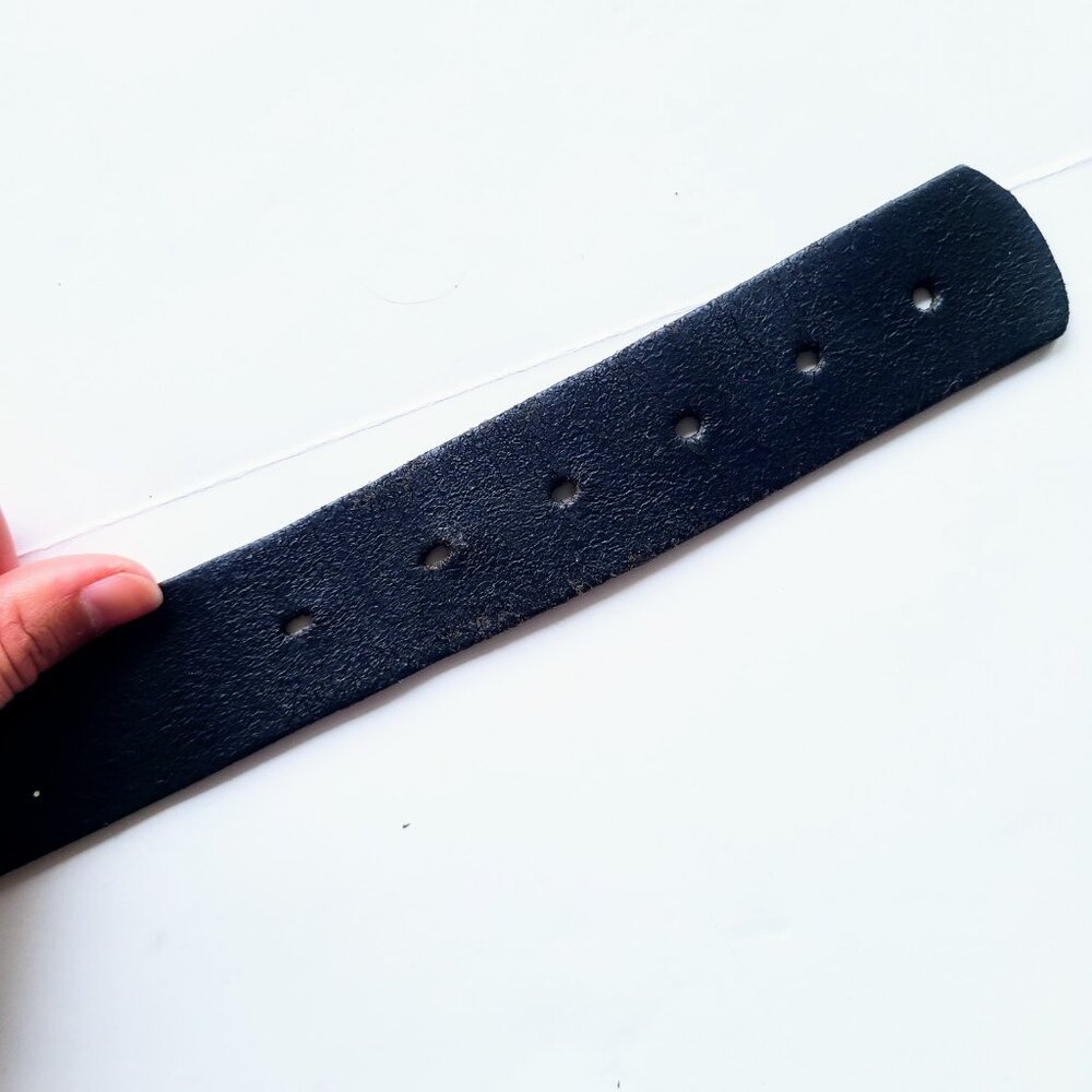 Mustang Silver Buckle Black Leather Belt - Picture 6 of 6